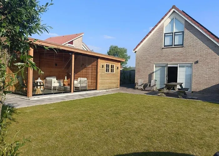 Lovely Holiday Home With Garden