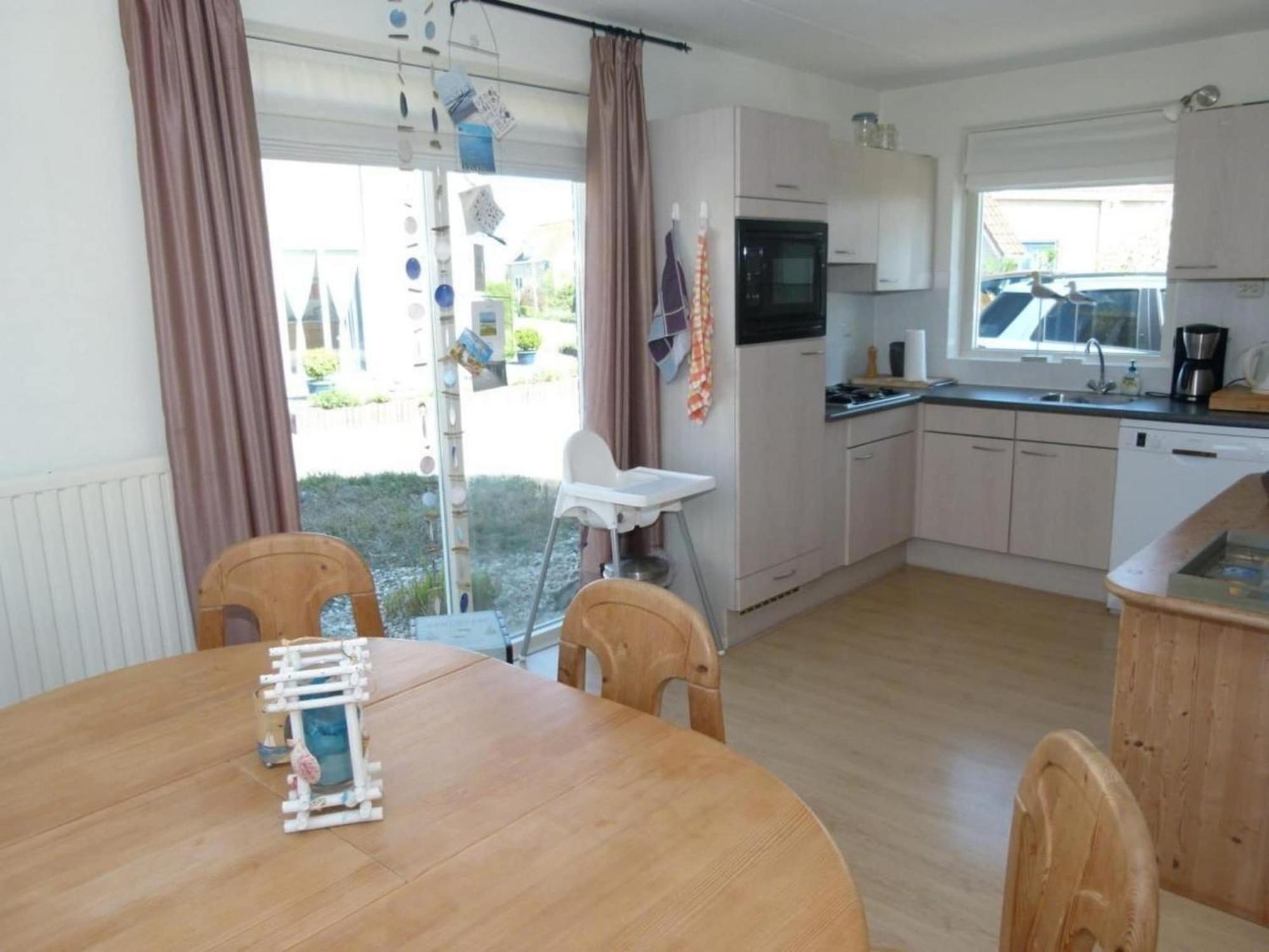 Vakantiehuis Lovely With Garden
